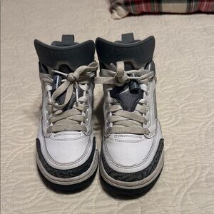 Kid’s size 4 youth Jordan Spizike Low Sneakers